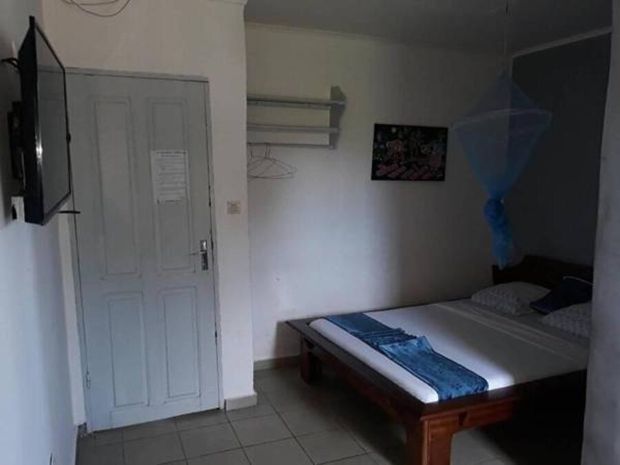Chambre avec télévision